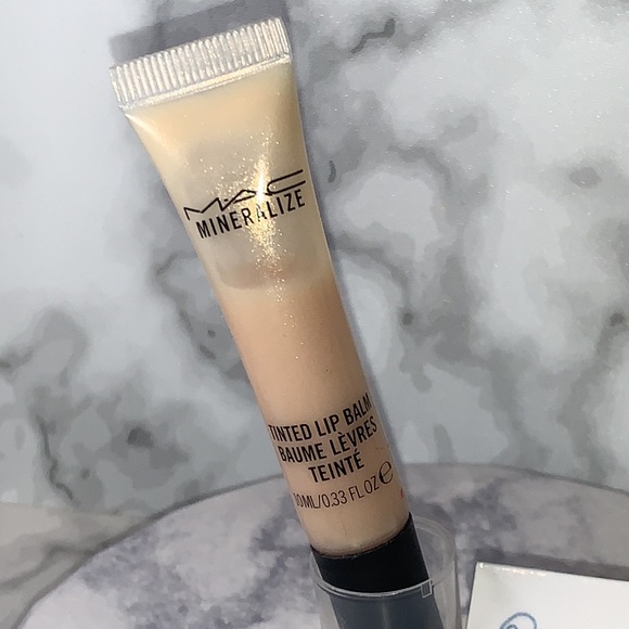 CHEERY CHERRY 🍒 MINERALIZED TINTED LIP BALM MAC (Baking Beauties) - Picture 5 of 16